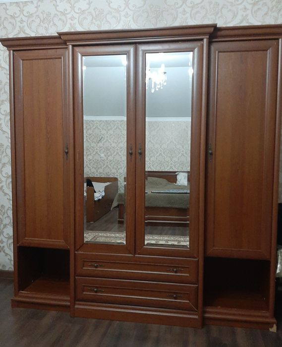 Продам спальный гарнитур