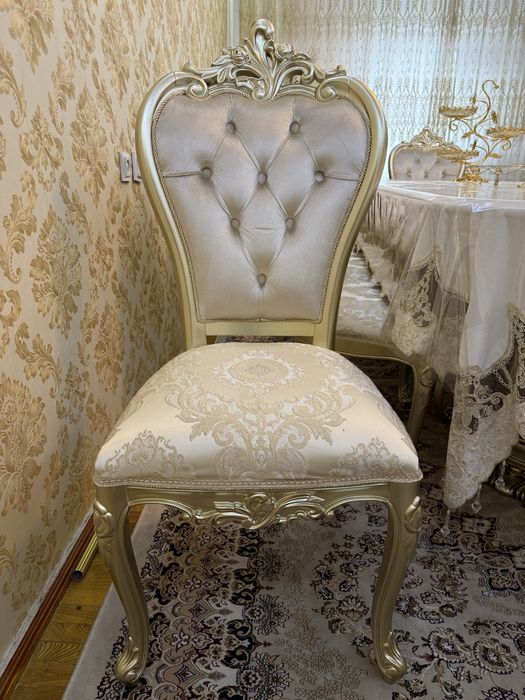 Стол со стульями