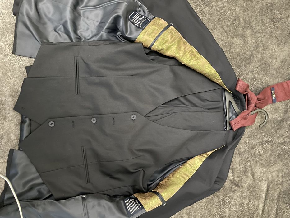 Классически костюм