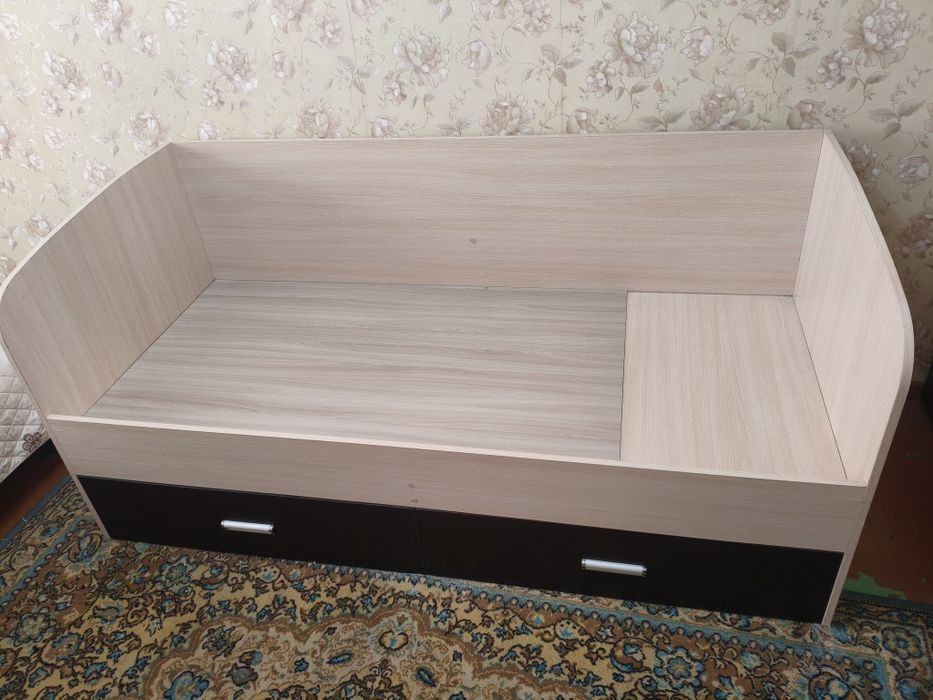 Продам кровать односпальную