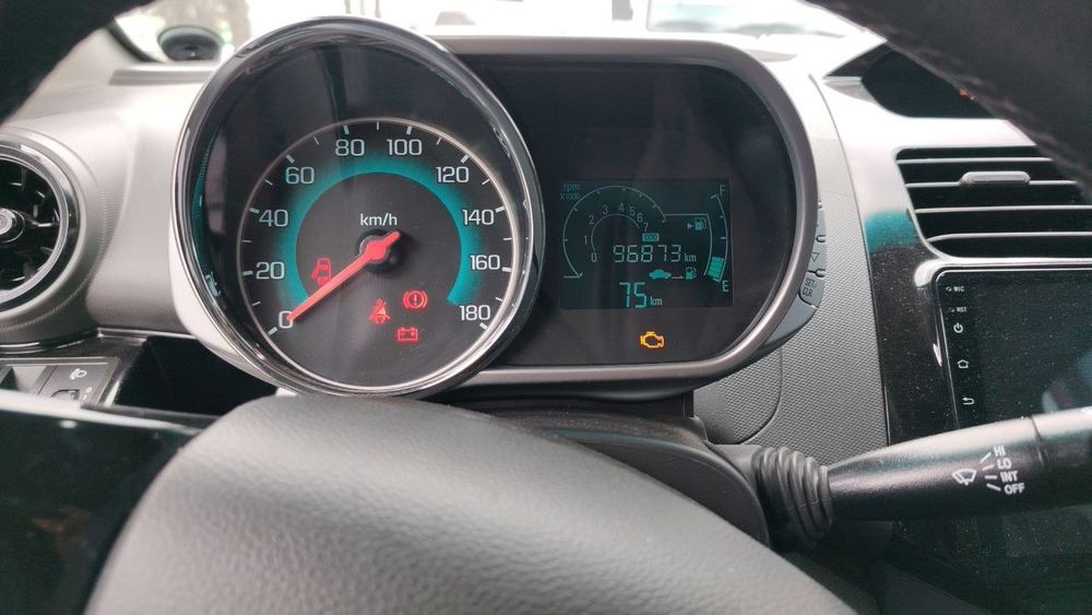 Spark 2 pozitsiya sotiladi naqd yoki arenda