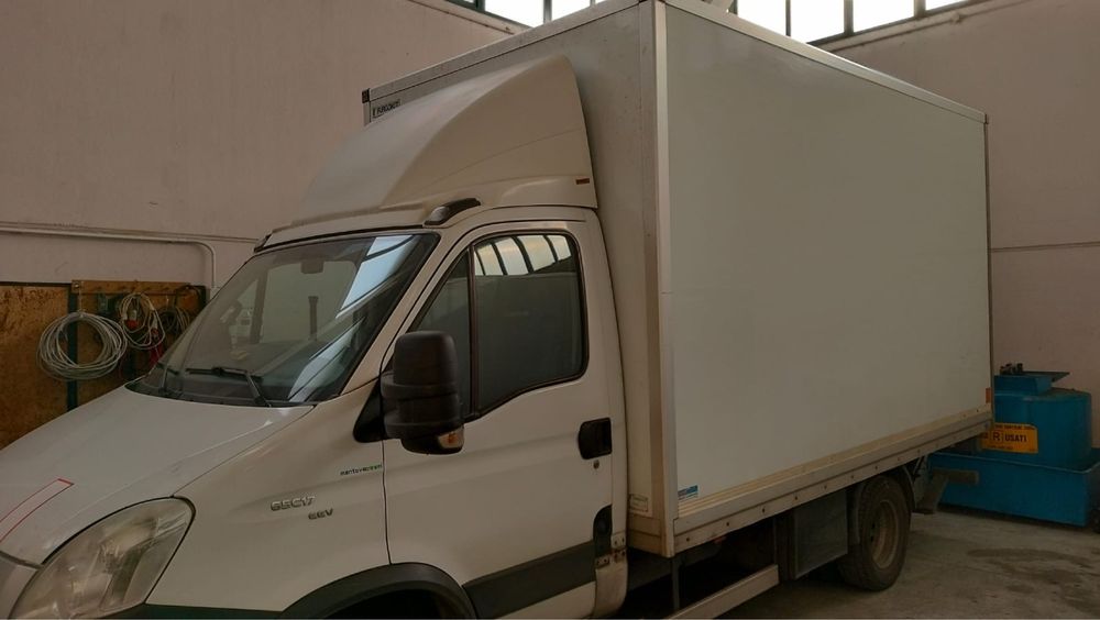 Фургон с падащ борд