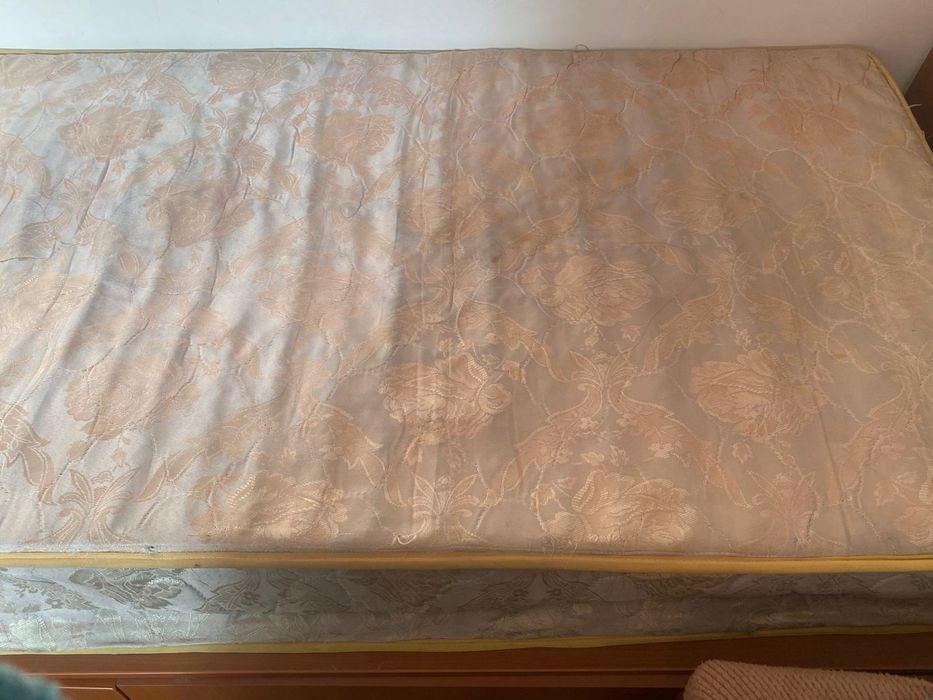 2 кровати с матрасами