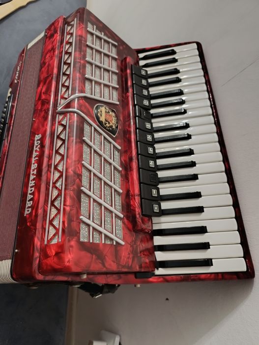 Акардион  Royal standard montana 12 регистр