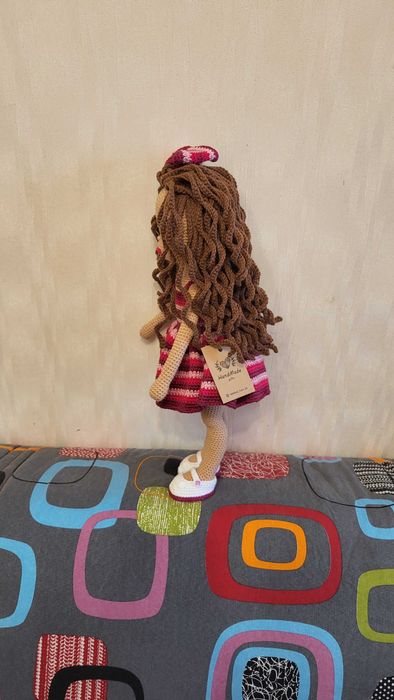 Вязаная кукла из хлопка