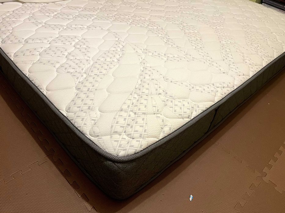 Saltea MobExpert Diamond Hard 200x200 cu arcuri impachetate independent