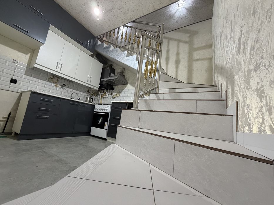 19-kvartalda komfort klassdagi uy | 5 xona | 2 sanuzel | issiq pol