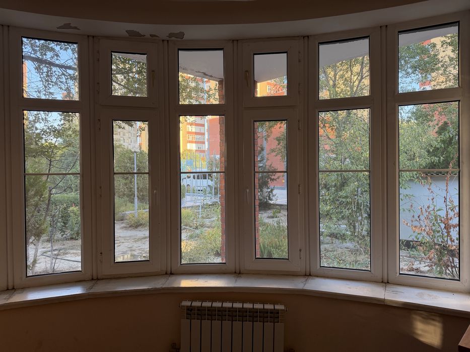 Продаем б/у пластиковые окна .