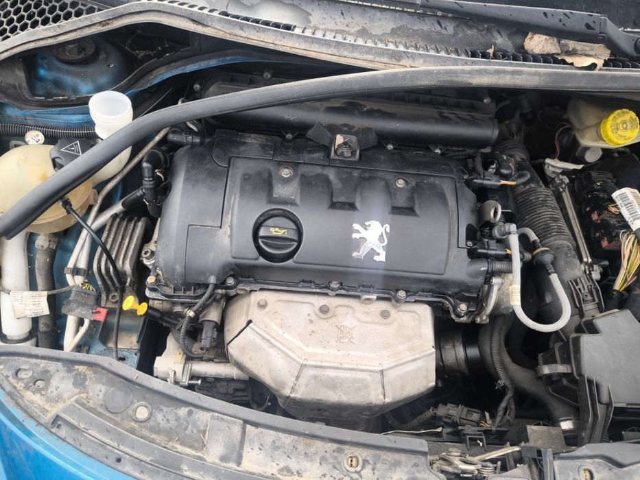 Пежо 207 На части 1,6 бензин БМВ мотора