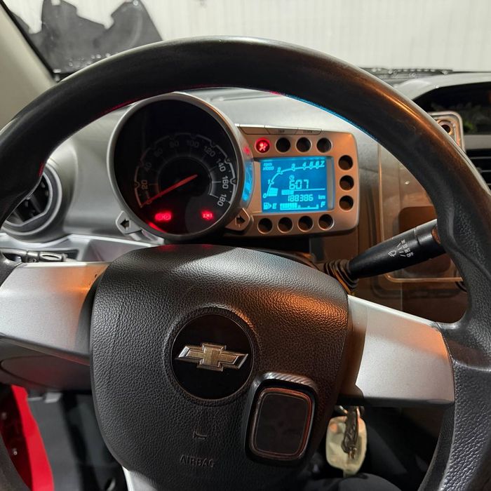 Продается спарк 2012