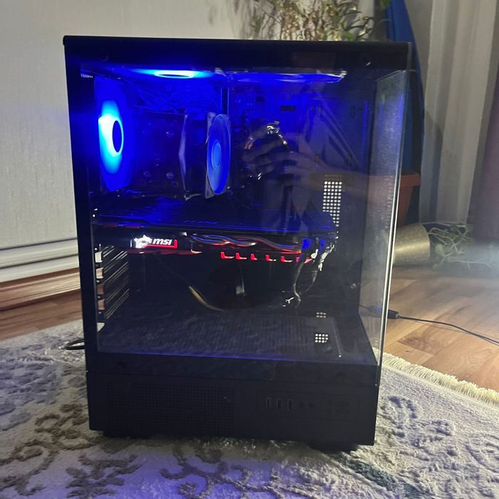 Компьютер/ ПК  почти новая