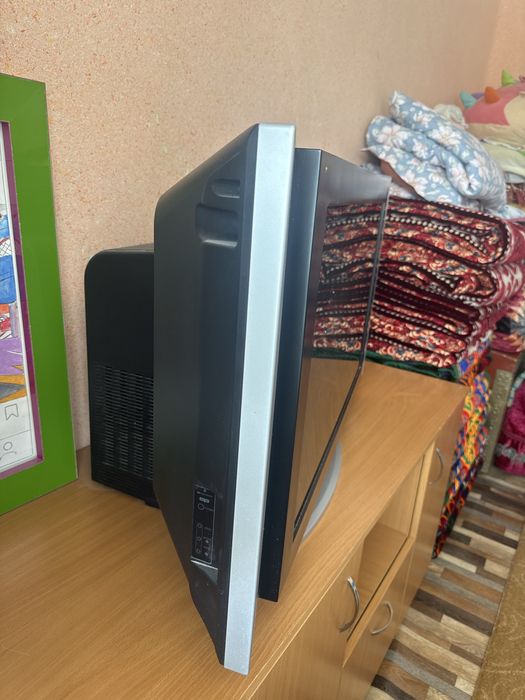 Продается старый рабочий телевизор самунг