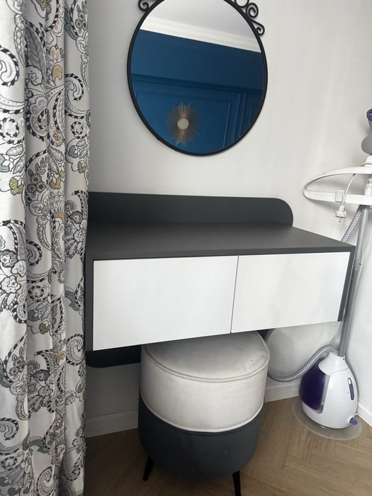 Косметический столик