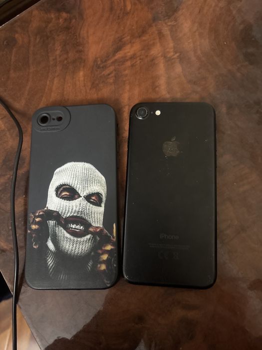 Vand iphone 7 black in stare forte buna