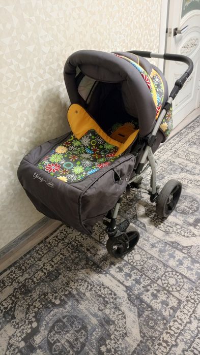 Продам коляску все сезонную