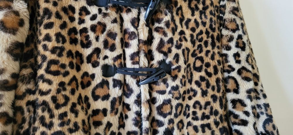 Haina leopard de dama, Pull & Bear, geaca din blana