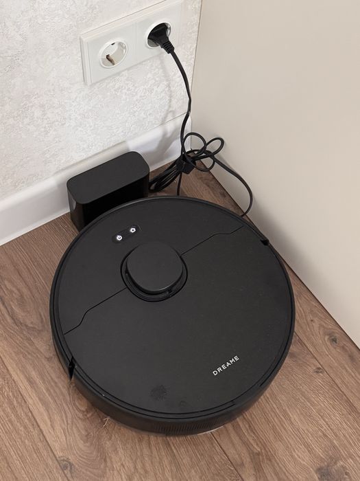 Продам робот пылесос Dreame