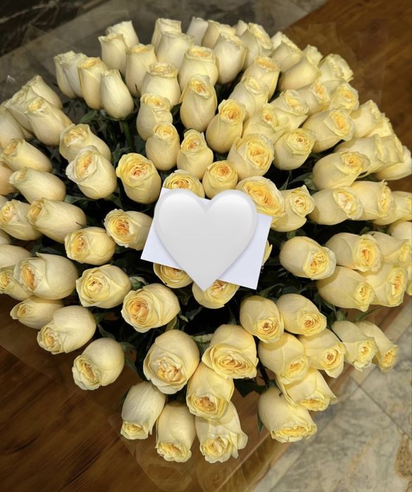 Цветы светло желтые розы 101шт 60см