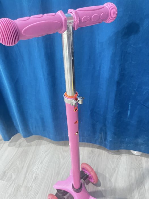 Продам самокат для девочки