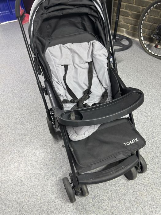 Коляска прогулочная Tomix