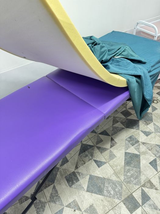 Продам кушетку складную как сумка