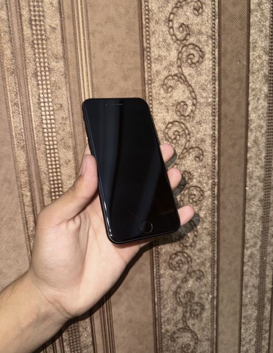 Iphone 7 128gb sotiladi. Holati zor