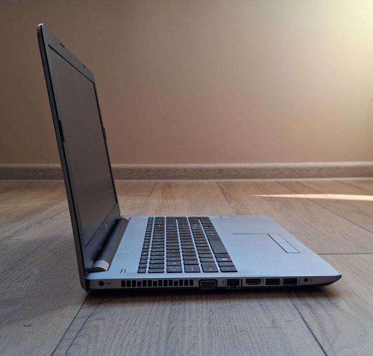15.6' FullHD HP 250 G6 Core i5-7200U/8GB DDR4/256GB SSD/Нова батерия