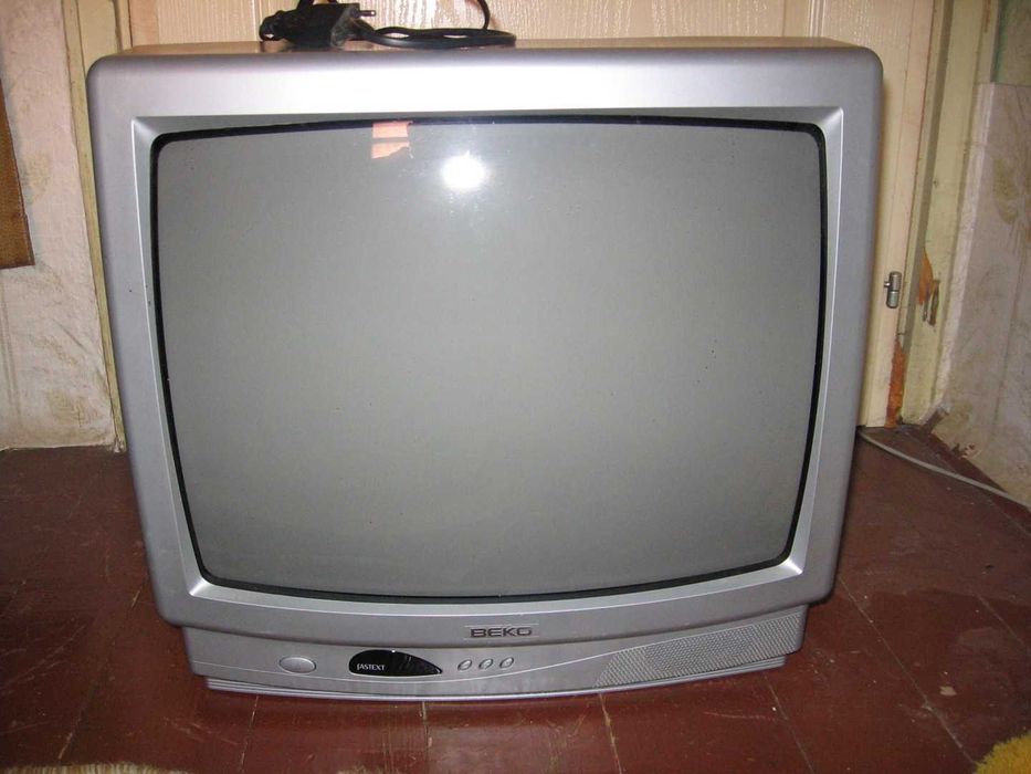 Два кинескопни телевизора Beko и Sony Trinitron