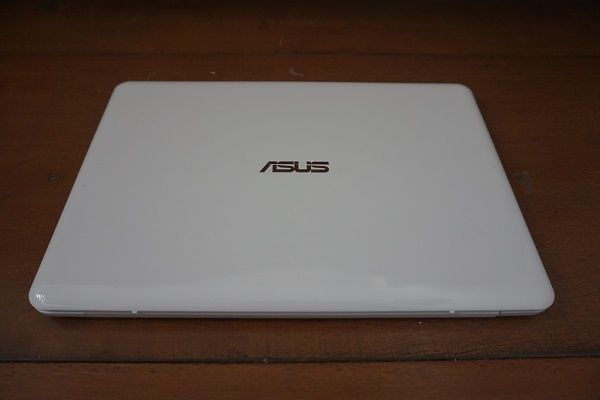 Laptop Asus EeeBook X205TA