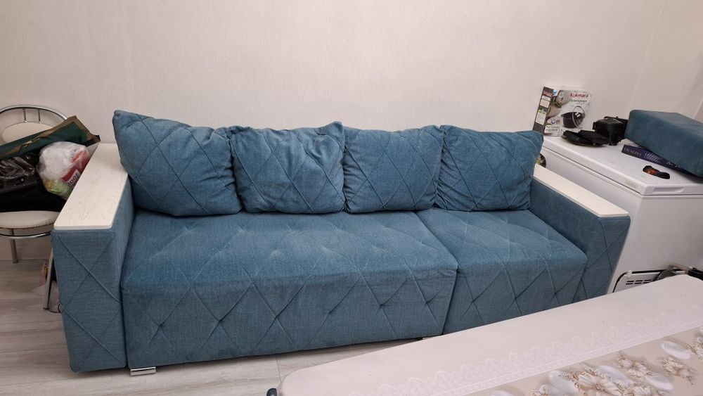 Срочно продам диван