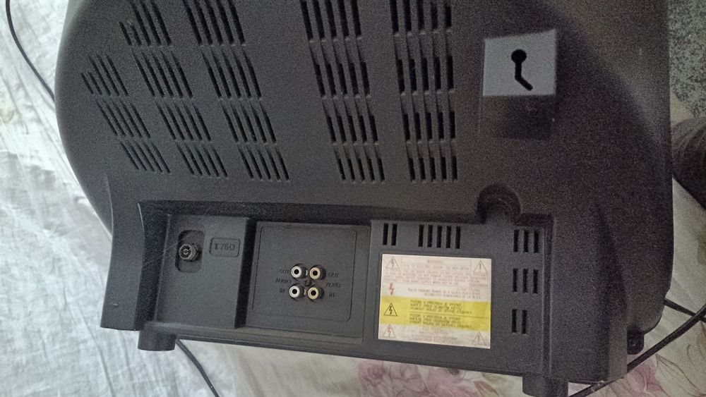 Продам телевизор на детали