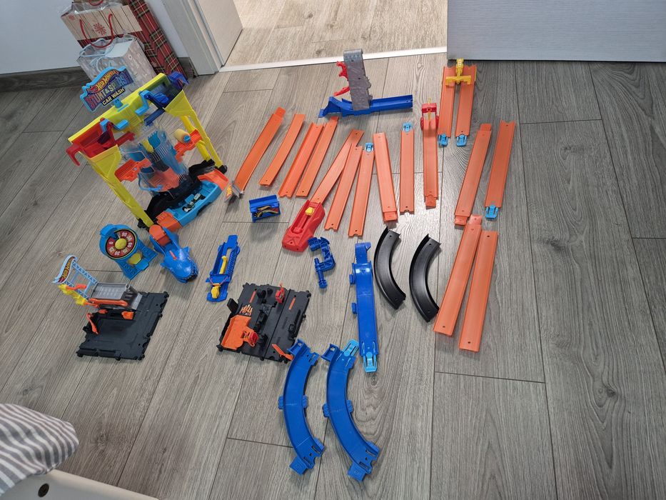 Писта на Пепа Пиг,къща и други играчки