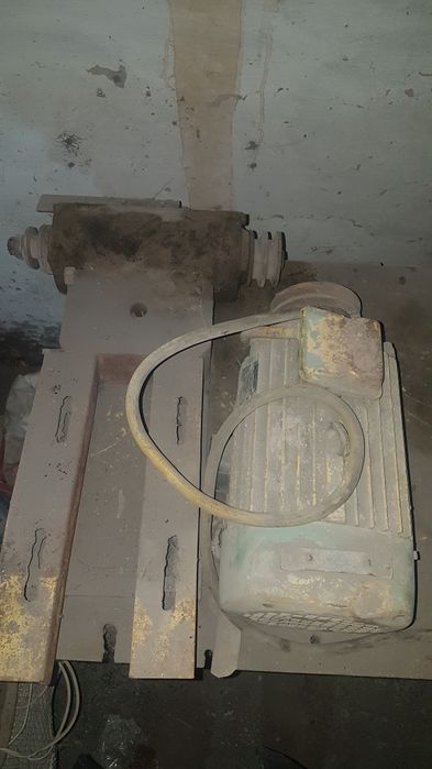 Двигатель со столом