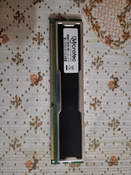 DDR3 2GB 1333 mHz, рабочая.