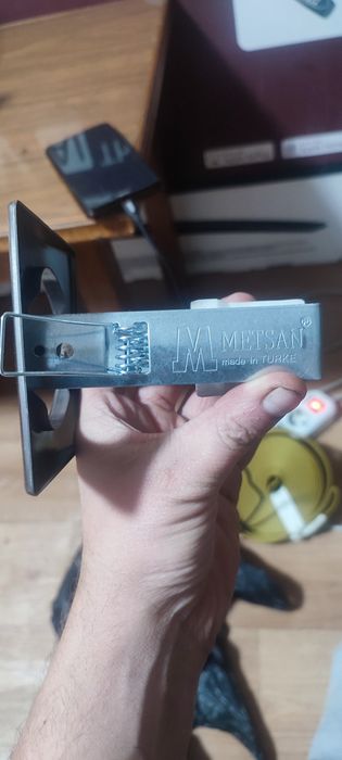 Продам светильники для потолка.