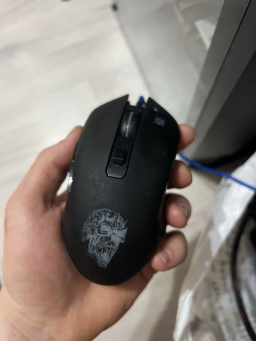Мышка игровая.