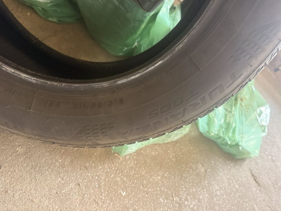 Гуми Bridgestone T005 215/60/17