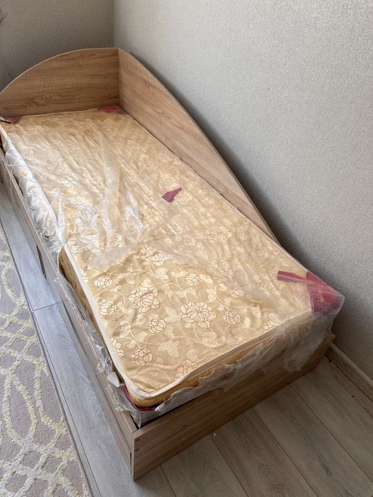 Односпальная кровать