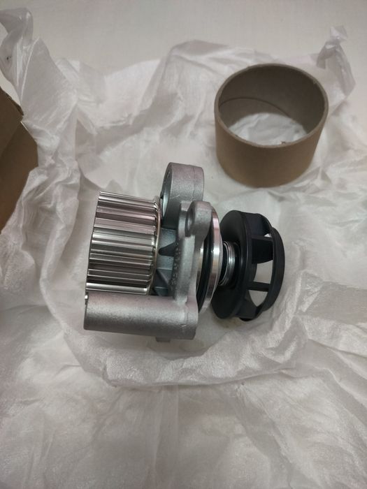 Помпа (насос охлаждения) пассат б5