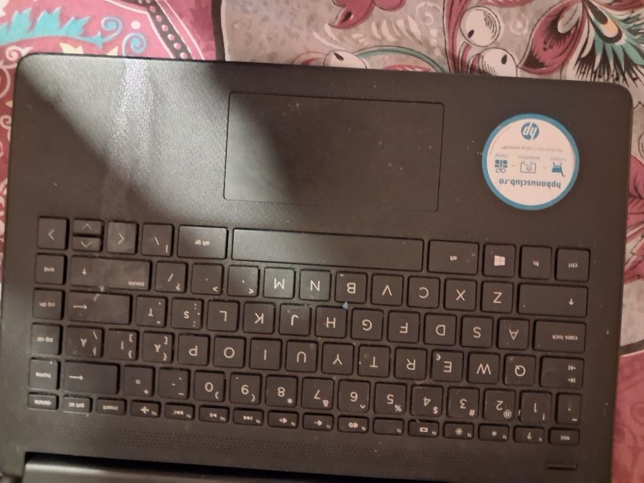 Vand leptop aproape nou