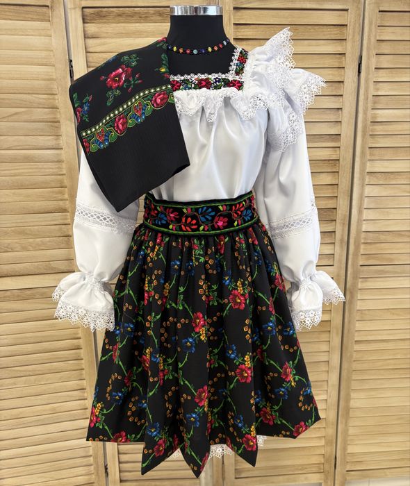 Costum traditional de Marmures pentru femei set complet