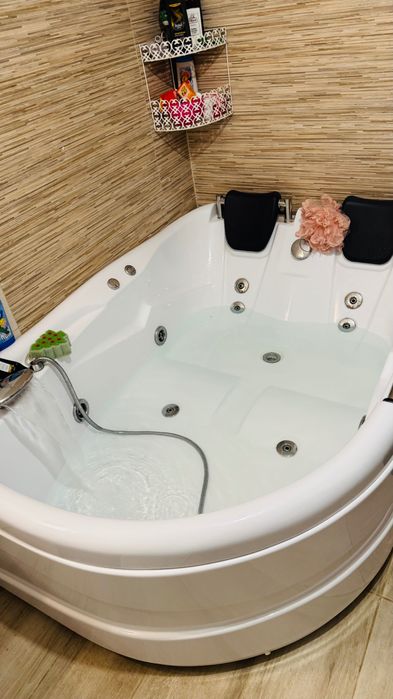 Cada cu hidromasaj