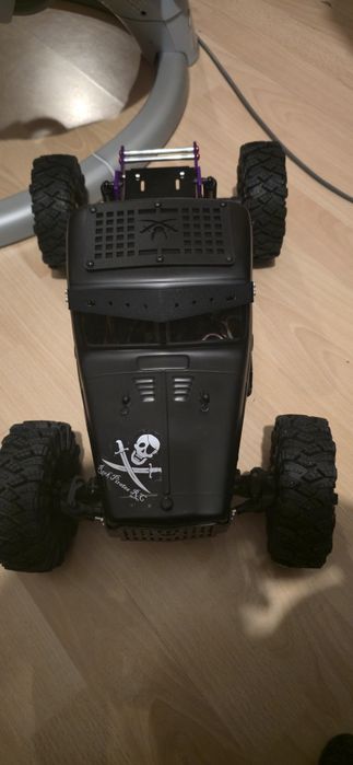 Vanquish VS4-10 с VFD Twin кутия