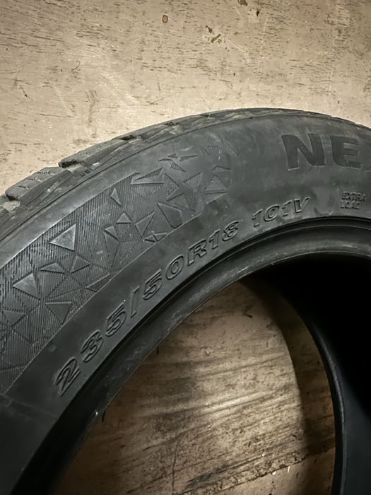 Продавам 4бр Зимни Гуми - 235/50/R18 ; 255/45/R18