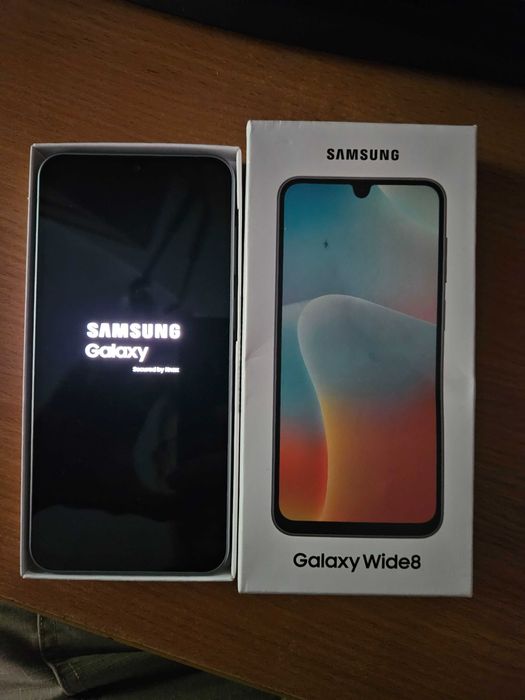 Новая модель SAMSUG GALAXY WIDE 8. телефон в коробке.