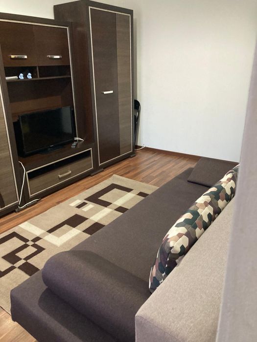 Inchiriez garsoniera