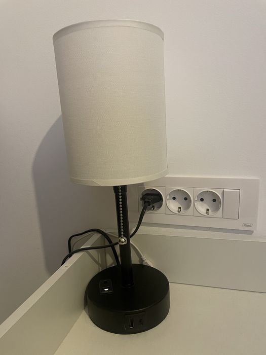 Veioza cu usb si priza