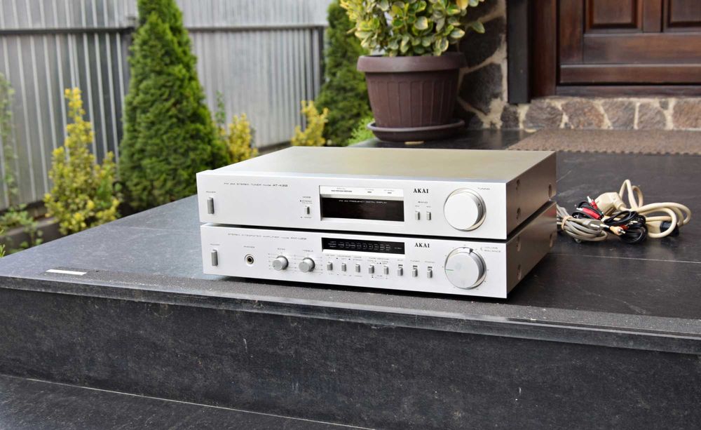 Linie Akai amplificator AM-U22 + tuner AT-K22