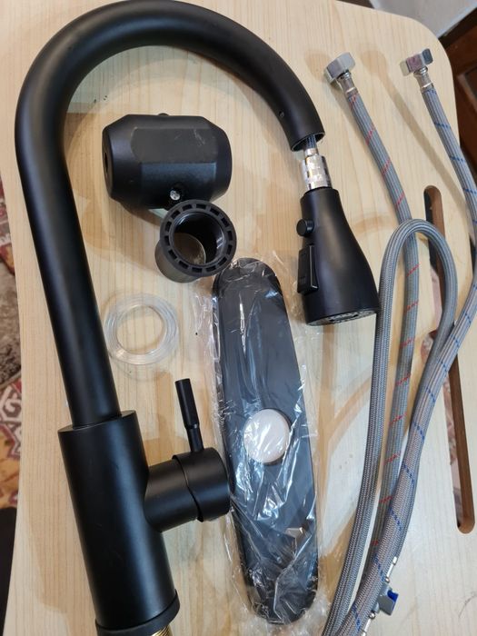 Baterie Lavoar/Bucătărie cu Duș Extractibil și Display LED Temperatură