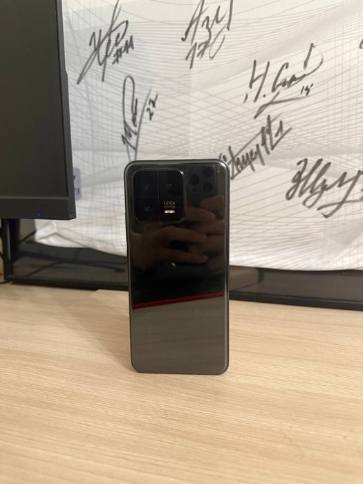 Xiaomi 13.  8/256gb